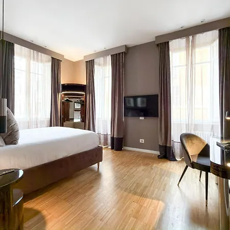 The Condotti - Luxury Serviced شقة